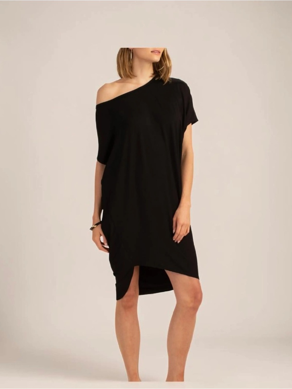 Off-Shoulder Trina Turk Radiant black dress